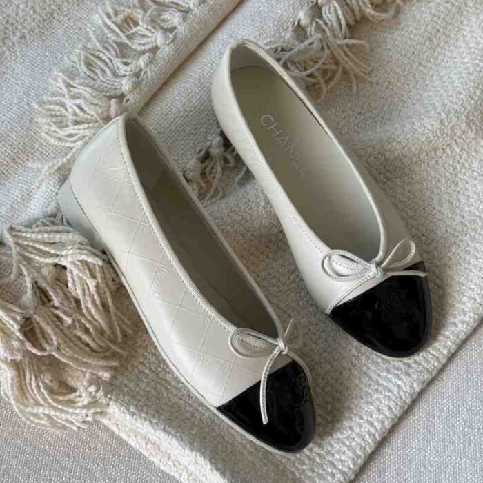 Chanel Ballerinas Ballet Flats-Cap-toe