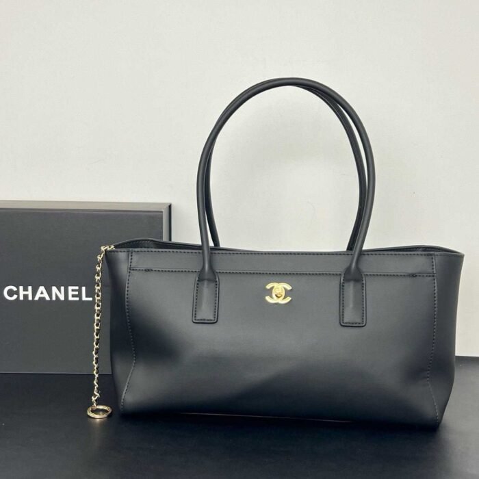 Chanel Cerf Shopping Bag Black calfskin leather