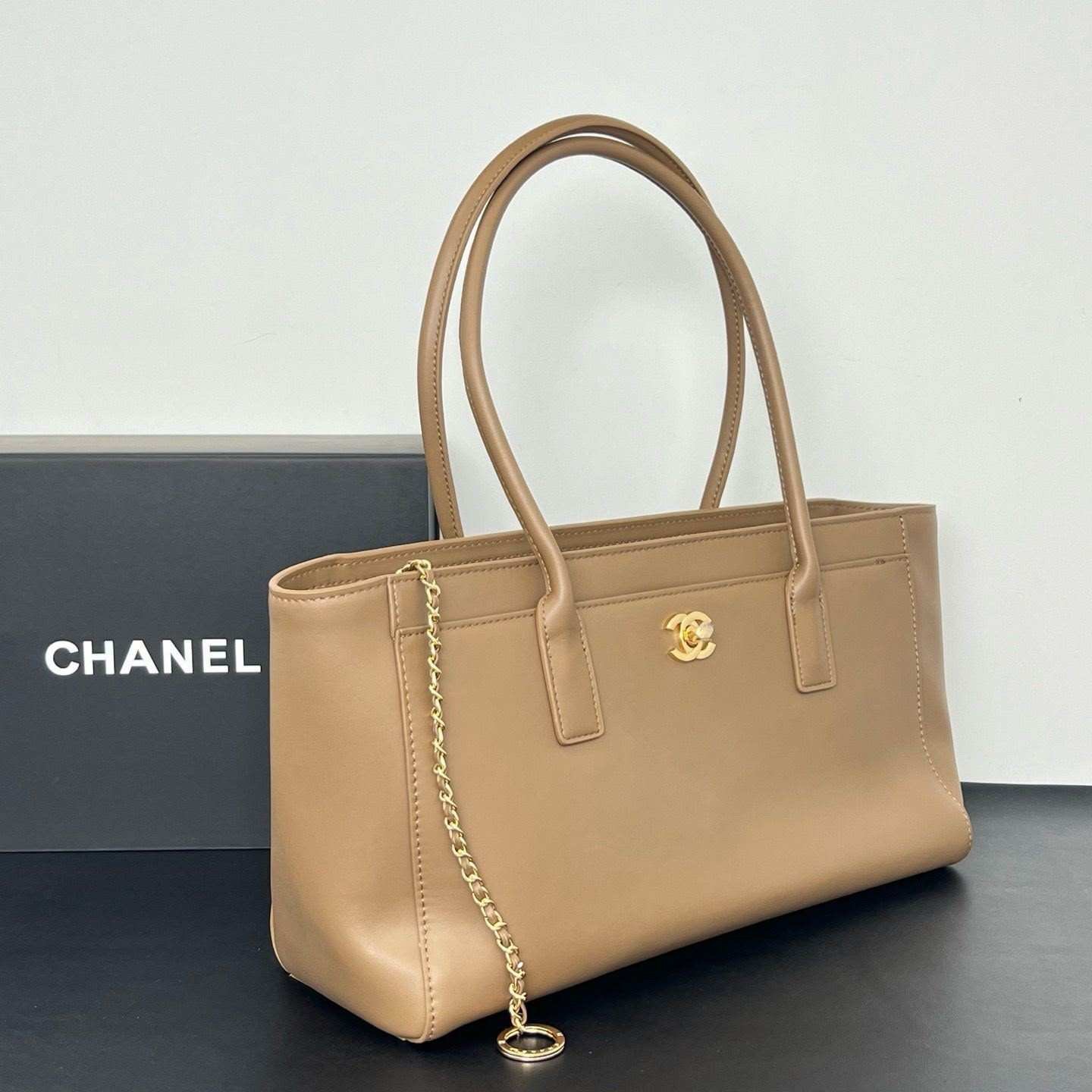 Chanel Cerf Shopping Bag Beige calfskin leather