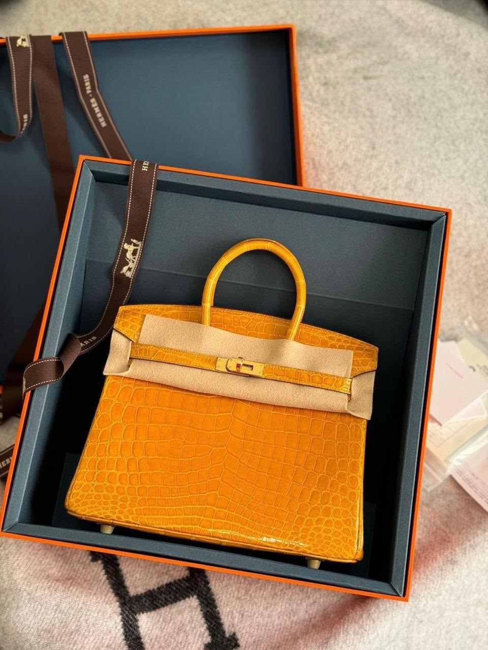 Hermes Birkin 25 Shiny Crocodile Bag