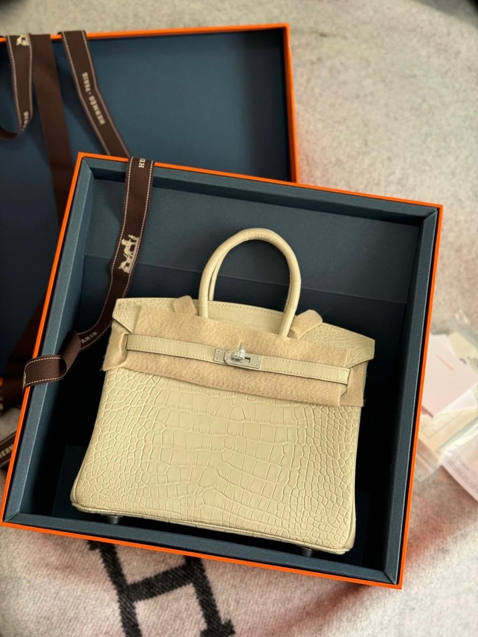 Hermes Birkin 25 Shiny Crocodile Bag